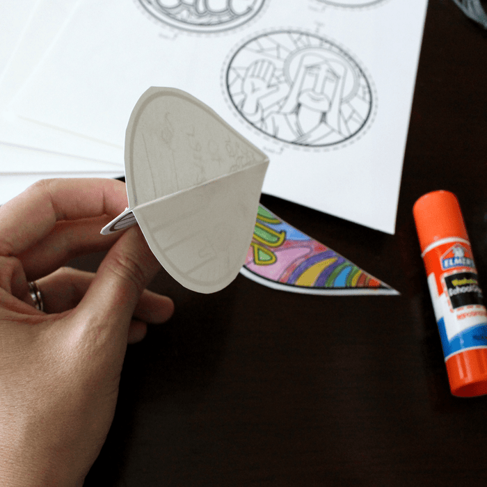 An Illustrated Ornament Set activity